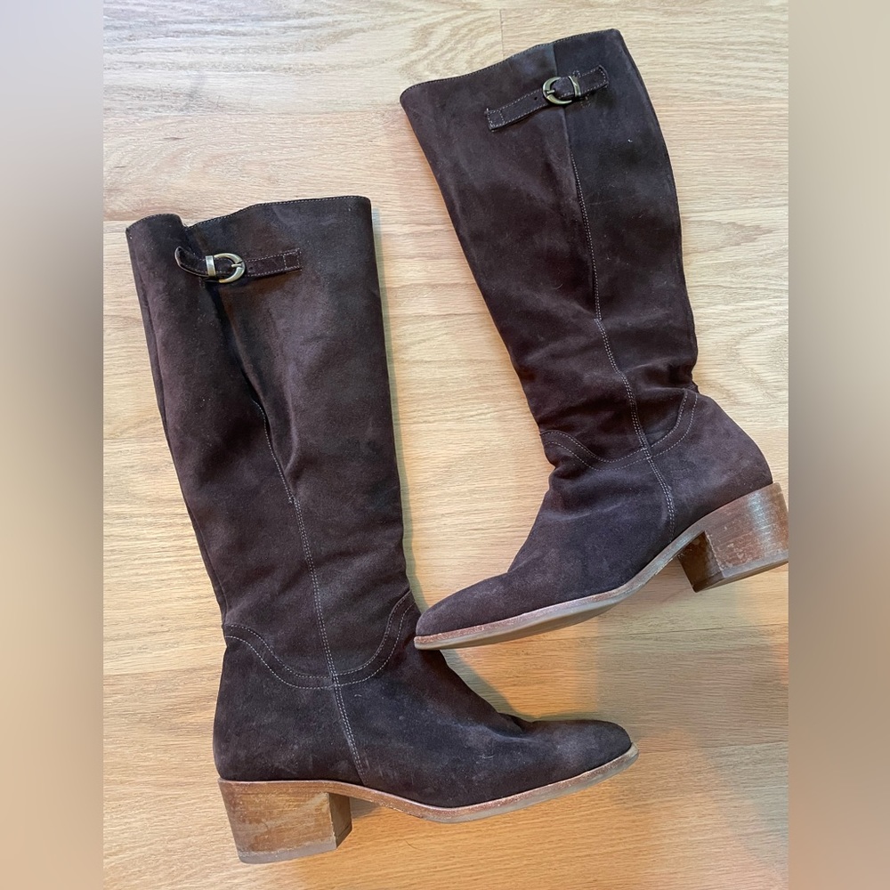 Gorgeous Italeau waterproof brown suede boots handmade in Italy